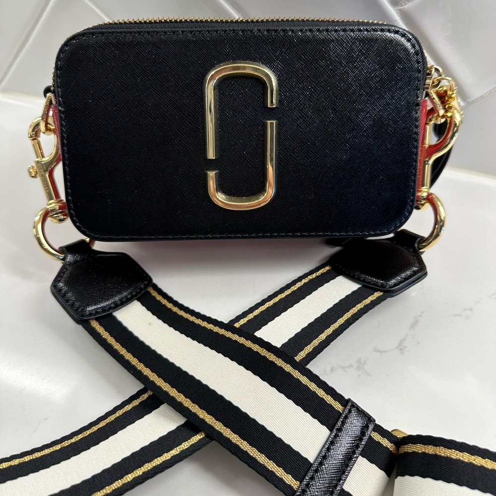 MARC JACOBS the snapshot camera bag red/black, dust bag included